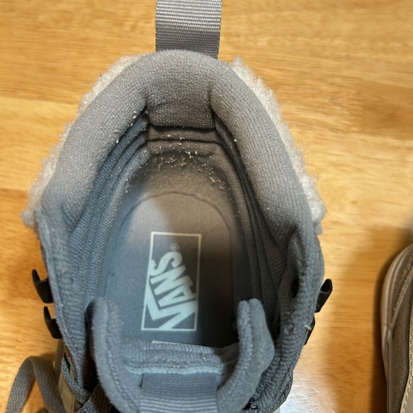 Like New Women Vans Filmore Vansguard high-top shoe - Picture 6 of 8